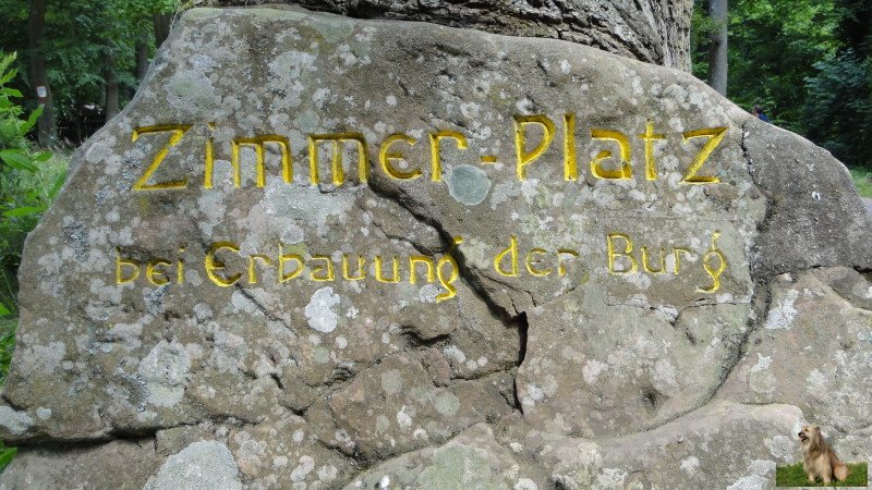 Ritterstein Nr. 058-1b Zimmer-Platz bei Erbauung der Burg Scharfeneck, später Schlossgarten.JPG - Ritterstein Nr.58 Zimmer-Platz bei Erbauung der Burg Scharfeneck, später Schlossgarten